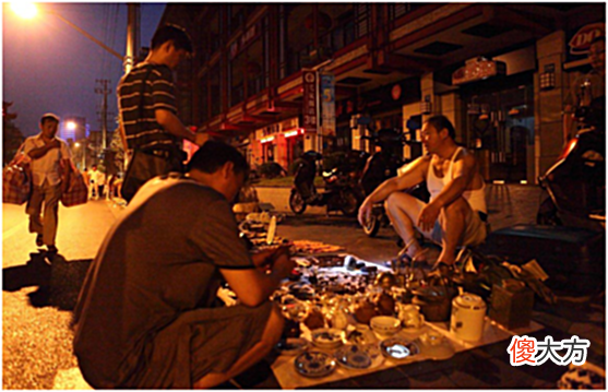 【历史故事】半夜12点开张,却在天亮前必须收摊,南京“鬼市”到底卖些啥?