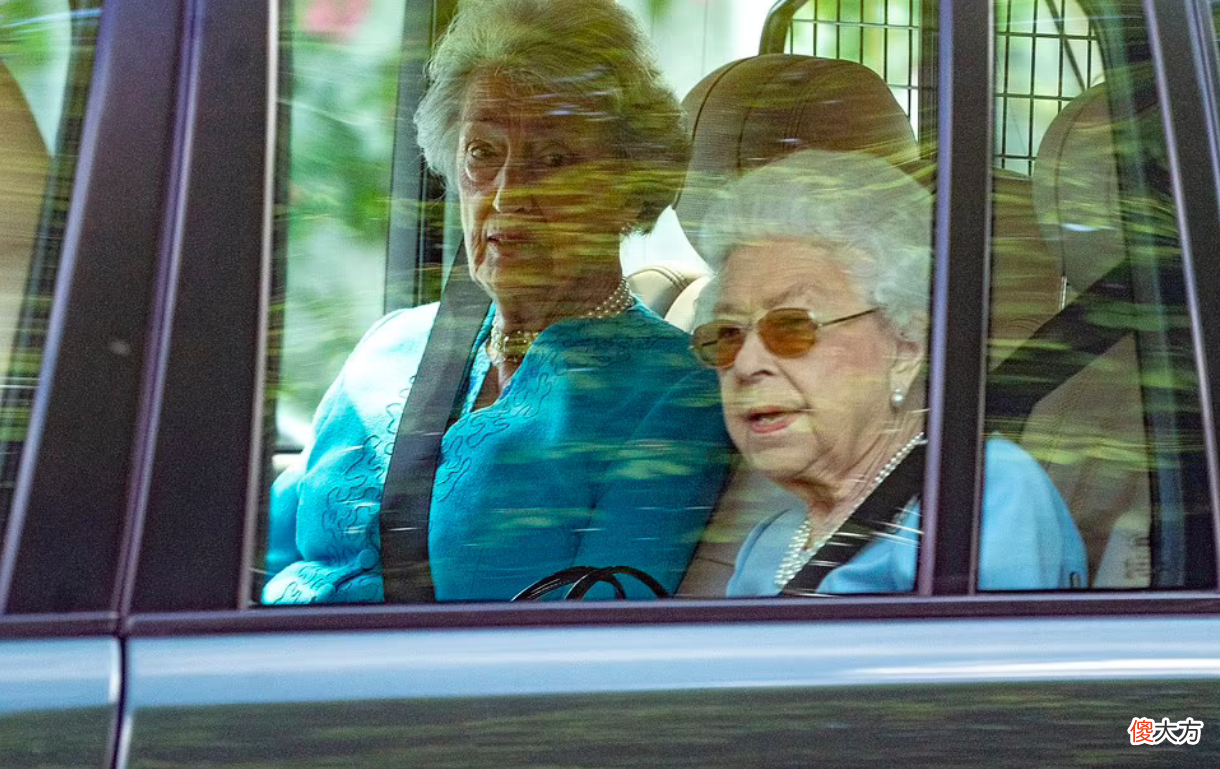 【爱历史】英国女王身体不适缺席活动的真相是什么？举国同庆背后的忧虑