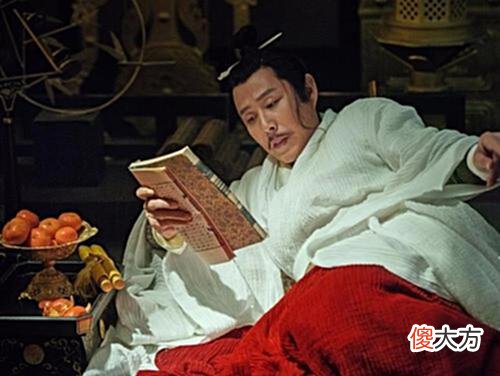 【爱历史】杜甫为何是诗圣，翻开历史就知道，他有位同时进文庙和武庙的先人