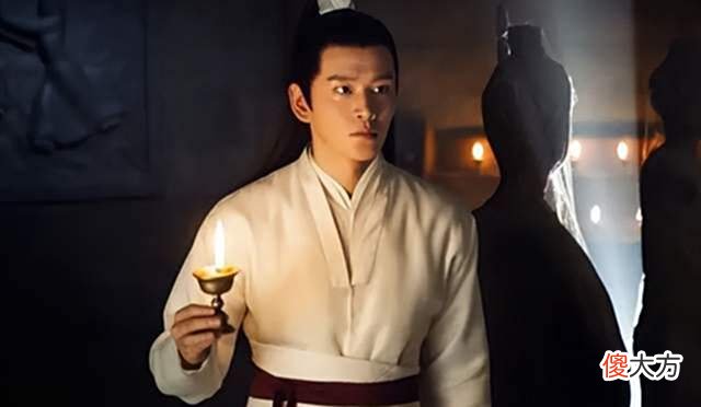 【爱历史】杜甫为何是诗圣，翻开历史就知道，他有位同时进文庙和武庙的先人