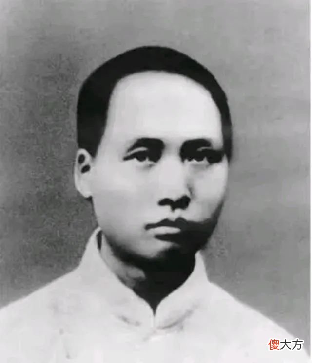 【爱历史】毛主席仅有的一次题写墓碑，书法纵横大气，笔力千钧，其落款亮了