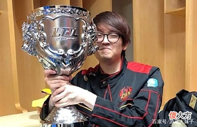 【游戏世界】金贡透露自己很缺钱，19年的冠军皮肤，拳头到现在还没给钱