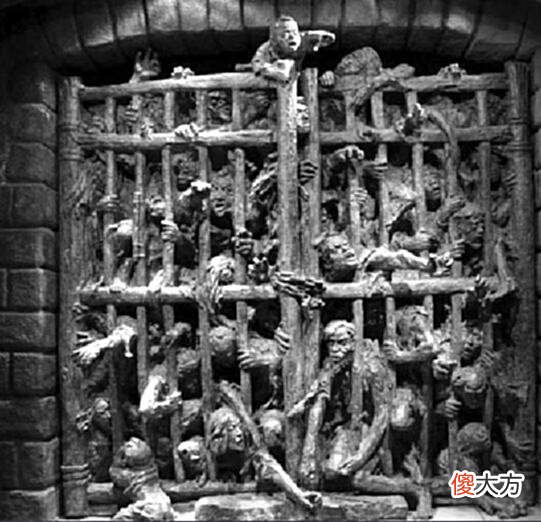 【历史故事】抗战老照片重庆大轰炸“六五”大隧道惨案