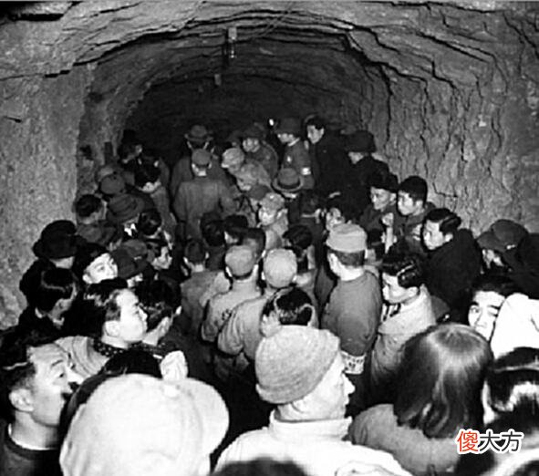【历史故事】抗战老照片重庆大轰炸“六五”大隧道惨案