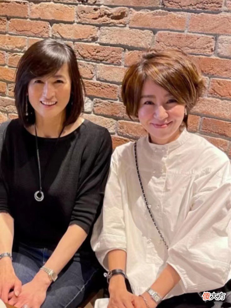 【就爱时尚】被“日本妈妈们”圈粉了，出门基本不戴帽子，却美得优雅时尚