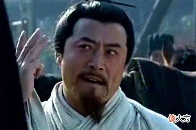 【爱历史】许褚一剑砍了谋士许攸，爱才如命的曹操为何毫不计较？