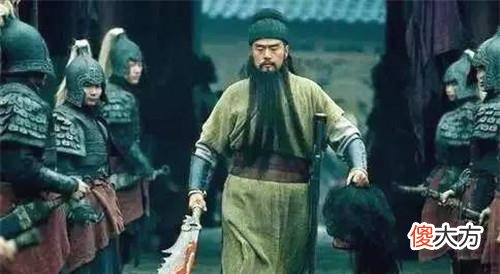 【历史故事】为何关羽的雕像，大多都是双眼紧闭？老木匠：谁敢让他睁开眼？