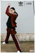 【就爱时尚】宋妍霏的私服还是很好。 粉丝收机器的时候，可以在机场的