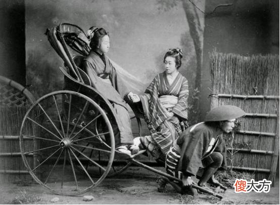 【历史故事】中国古代错禁的2本古书，清朝因此日渐低迷，西方和日本靠它强大