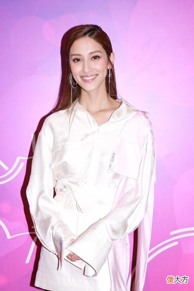 【就爱时尚】夏季衬衫怎么穿才能显得高级又时尚？