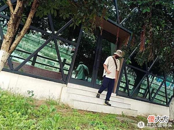 【就爱时尚】为了夏日清爽，我选了渔夫帽、宽松圆领短袖和轻薄速干裤