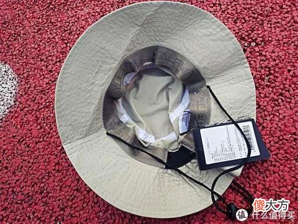 【就爱时尚】为了夏日清爽,我选了渔夫帽、宽松圆领短袖和轻薄速干裤