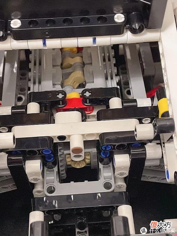 【就爱时尚】LEGO 篇四十二：6岁宝宝也能搭建的千粒级车模—乐高机械组保时捷911赛车42096华丽定妆