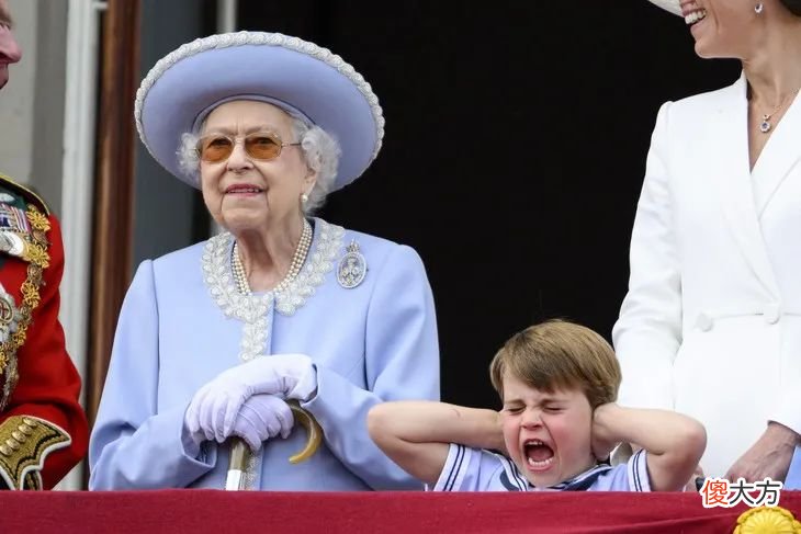 【历史故事】在70年未出错的英女王面前，王室时尚大聚会都是小儿科