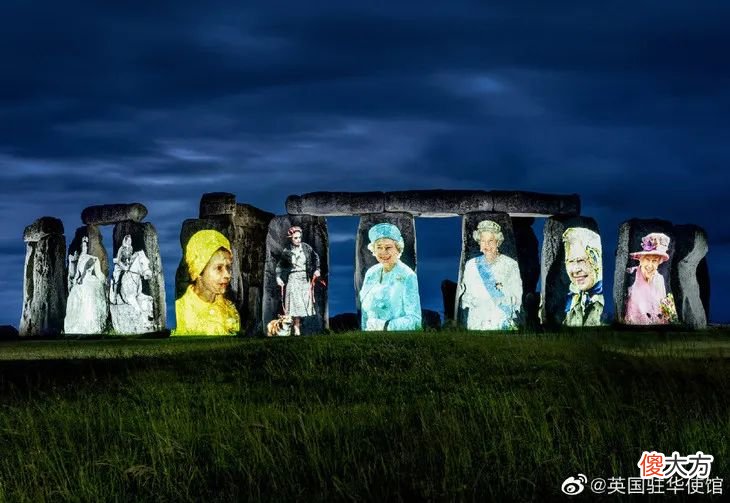 【历史故事】在70年未出错的英女王面前，王室时尚大聚会都是小儿科