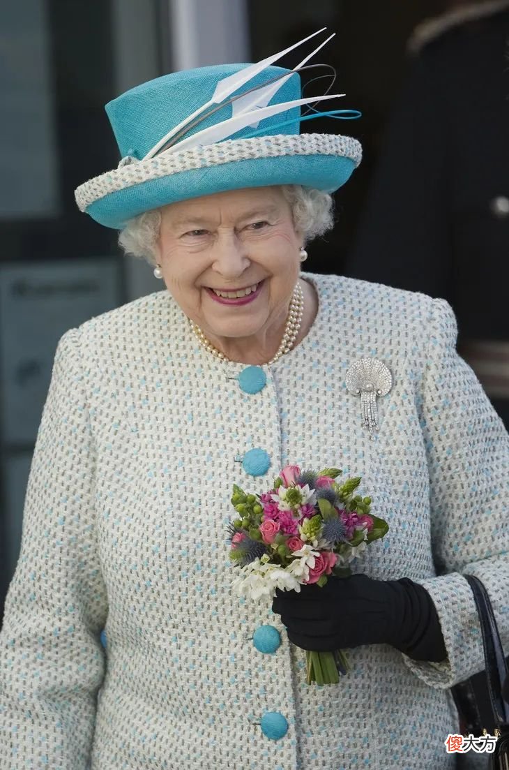 【历史故事】在70年未出错的英女王面前，王室时尚大聚会都是小儿科