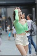 【时尚一点】夏日里怎么少得了清新的绿色呢一件针织的绿色针织衫上衣清凉感满满