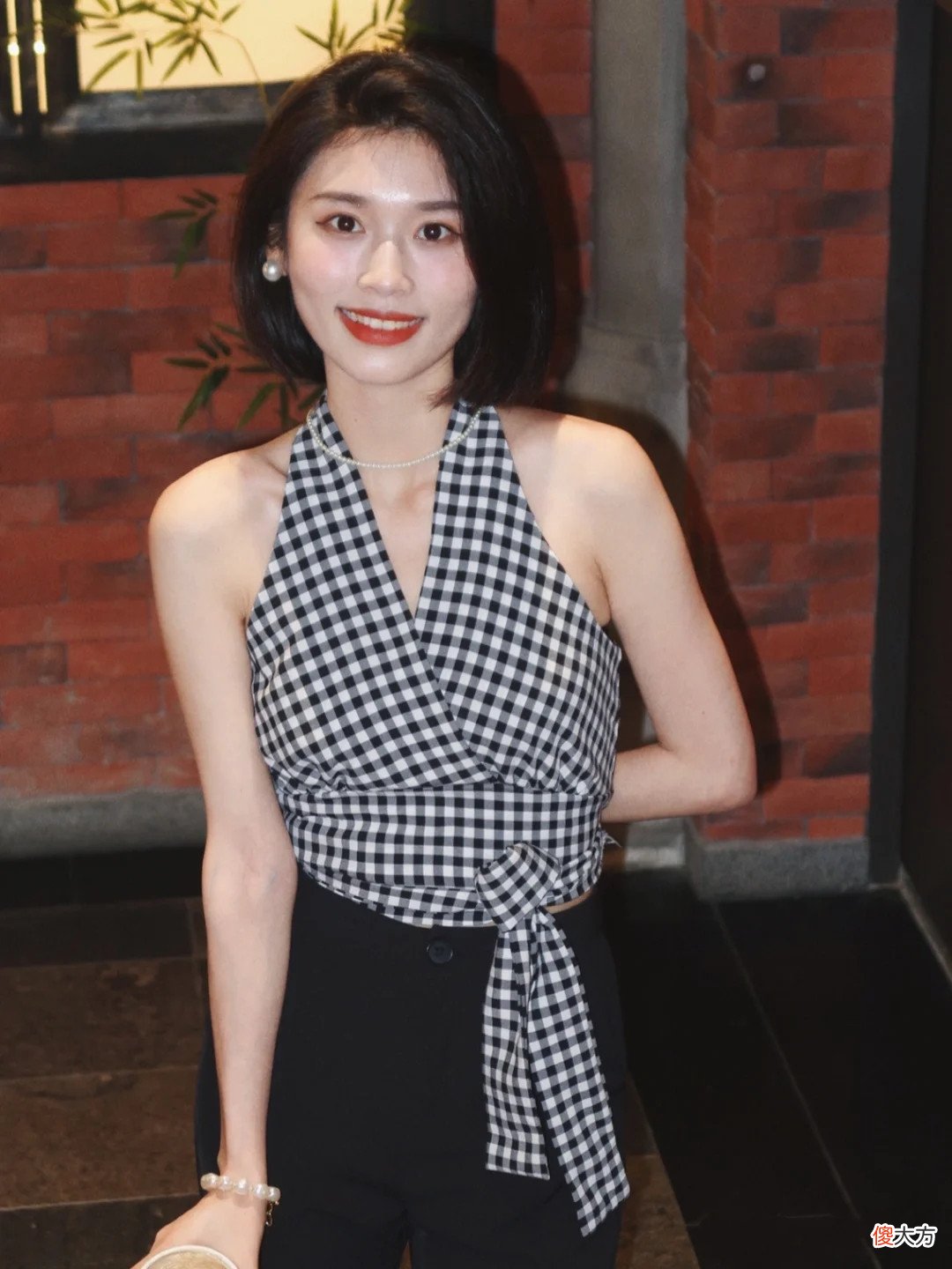 【就爱时尚】短发女人这样穿，实在太美了，我也想换发型了