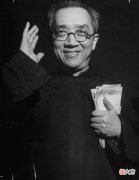 【历史故事】胡适的抗战：面对日本侵华暴行，批评岳飞夸赞秦桧，大肆宣扬投降
