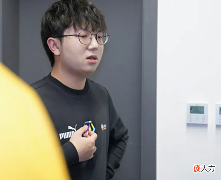 【游戏迷】重庆狼队转换打法,不再以妖刀为核心,这又是什么新操作?