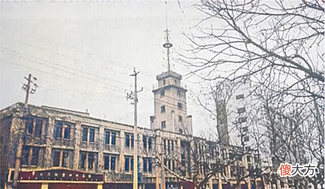 【爱历史】老照片:上世纪80年代的江苏常州,红星剧院、迎春市场、花园新村