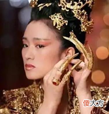 【爱历史】清朝嫔妃为什么要带长长的指甲,原因有以下3个