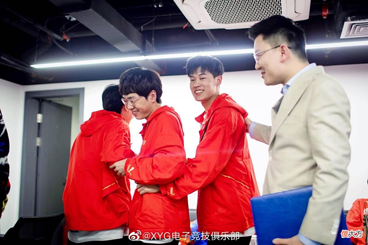 【游戏迷】三舅来了？网友吐槽张大仙：鸡毛粉丝求着送走的教练，XYG还要？