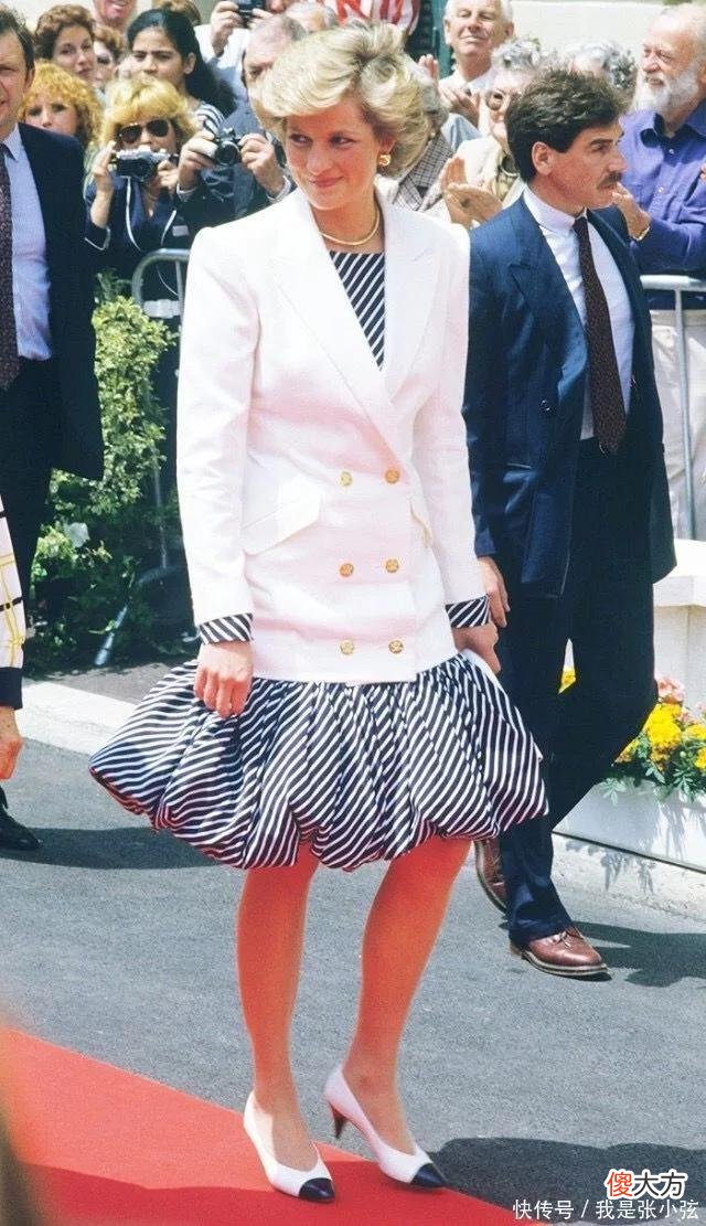 【时尚一点】看似普通的基础款，戴安娜却能穿出高级感，4个搭配思路值得借鉴