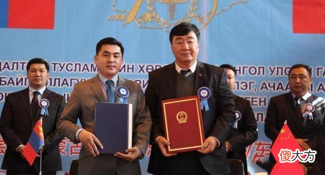 【历史故事】蒙古国虽然都是蒙古族人，但是国内为何还有10万哈萨克人呢？