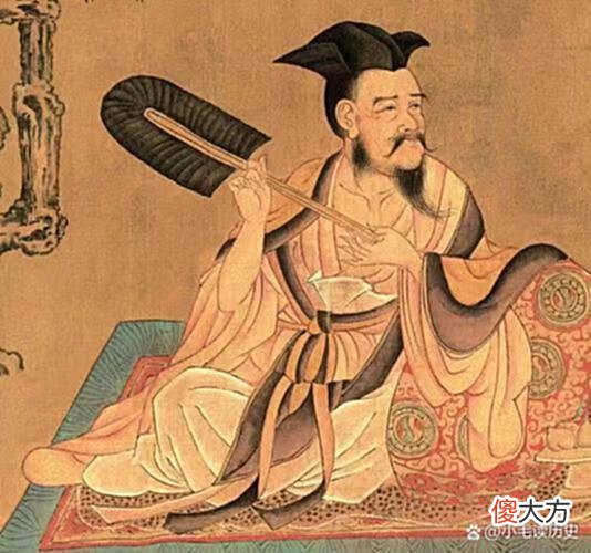 【历史故事】诸葛亮为何整天拿一把羽毛扇？其实这只是一种标配罢了