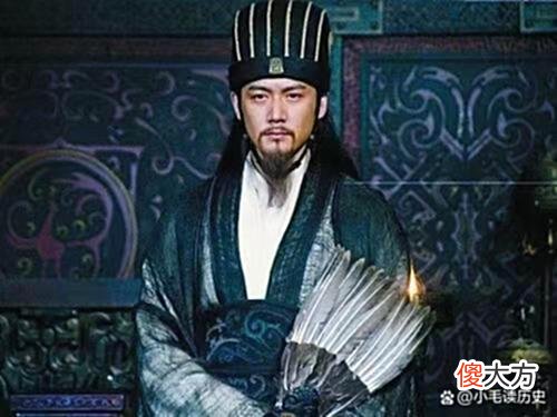 【历史故事】诸葛亮为何整天拿一把羽毛扇？其实这只是一种标配罢了