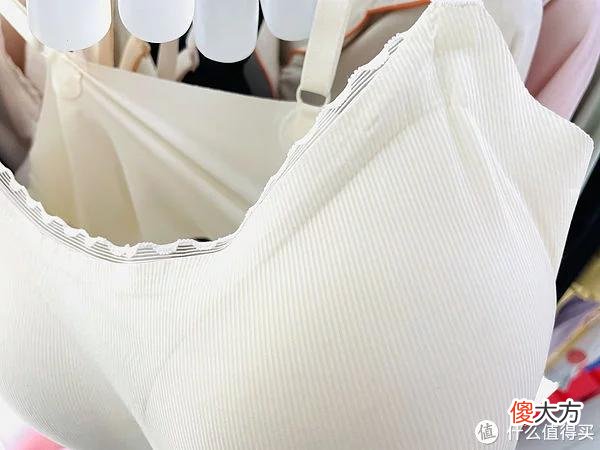【时尚一点】估值远超130亿！靠着这些内裤&内衣，蕉内跻身进内衣的顶流圈