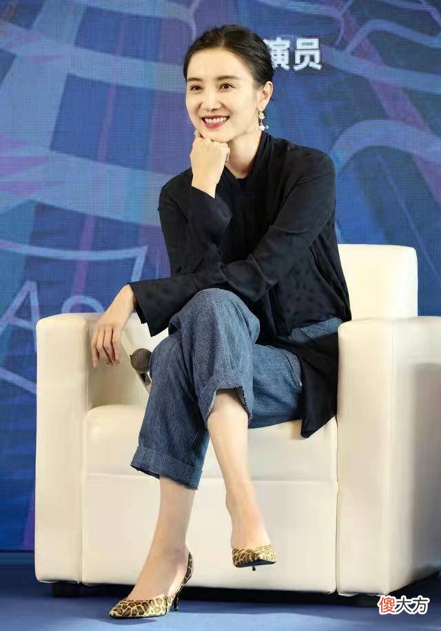 【就爱时尚】盘点剧中女明星的职场穿搭，陈数、宋佳、袁泉各有味道