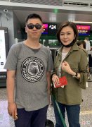 【就爱时尚】关之琳真年轻，穿工装外套配喇叭裤，无滤镜也很美