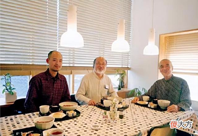 【爱历史】难怪了,这家人抗战时就投靠日本人,难怪现在还毒害我们下一代