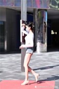 【时尚一点】夏季适合搭配牛仔短裤，不少人都会选择，爱美女士可以尝试一下