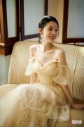 【时尚一点】萧蔷110公分大长腿一览无遗，穿高跟鞋展现迷人魅力