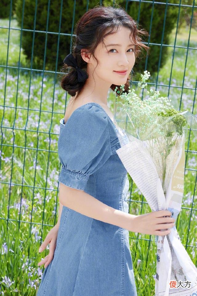 【时尚一点】李沁：法式桔梗风，甜美又可爱，你值得拥有！