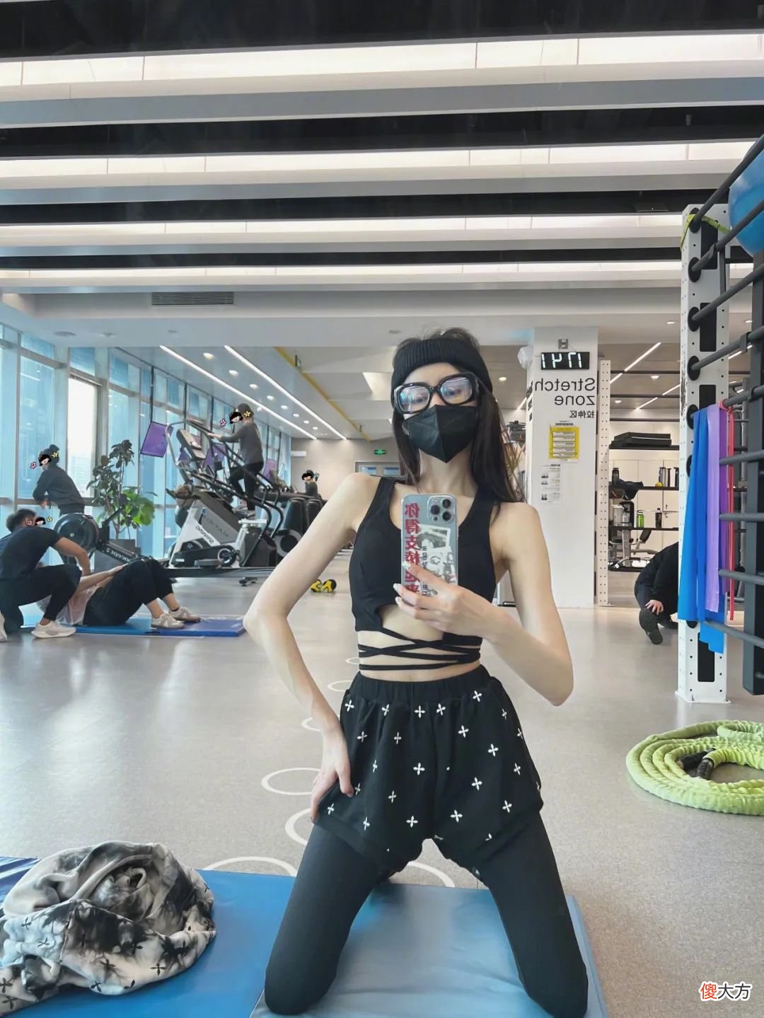 【时尚一点】是谁在逼中国女孩变瘦？