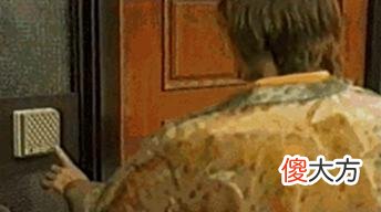 【游戏世界】当年世嘉的经典“自黑”广告系列,如今再看太催泪