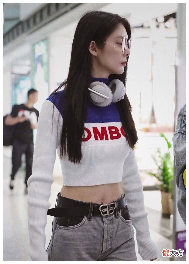 【时尚一点】腰包早就不流行了，现在这样的衣服，看起来更漂亮呢