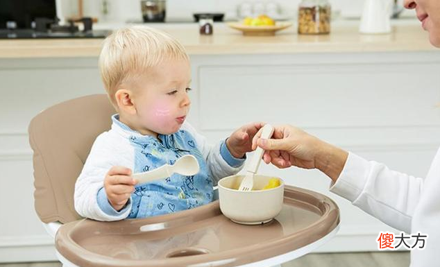 这3种辅食别再给孩子吃了，当心伤脾胃，还耽误长个，别不懂