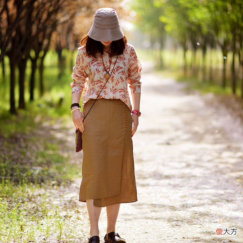 【就爱时尚】别总学日本女人穿宽裙，今夏更建议穿“裹身裙”，凸显腰身显气质