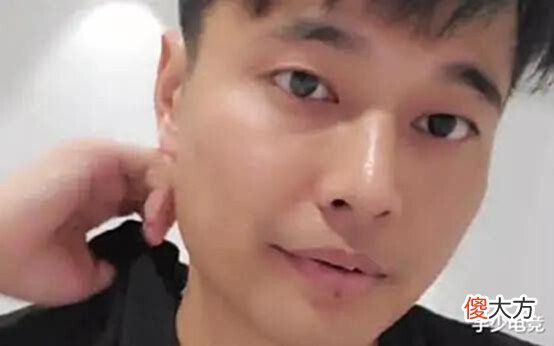 【游戏世界】集梦会长率队玩团建,旗下直男主播与美女主播上演泼水大战!
