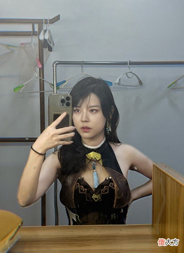 【游戏世界】网友评选最美证件照，沫子遭到粉丝恶搞？直呼：怕了怕了！