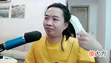 【游戏世界】吕德华又带直播间看美女,全程商业互捧,这可把女主播乐坏了