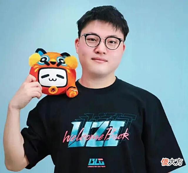 【游戏迷】LOL:Uzi又退役?承认比Gala弱,现在喜当爹,这场闹剧该收场了!