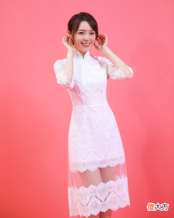 【游戏迷】LOL：LPL每个选手的顶薪都不同，Lwx惨遭国服玩家恶搞