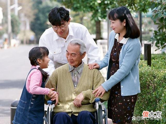 人老了才明白，不论多少个子女，最孝顺的一般是这一个，别疼错了