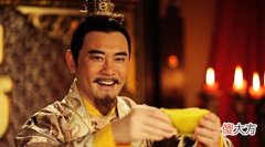 【历史故事】皇帝后继无子终日苦恼，相士给他指一丑陋宫女，不久生下一代霸主！
